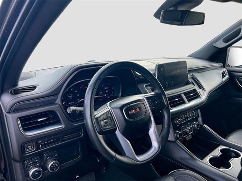 Used 2023 GMC Yukon SLT image 9