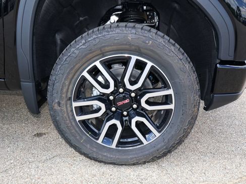 New 2026 GMC Sierra 1500 AT4 w/ AT4 Premium Package AWD/4WD image 34