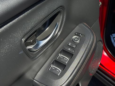 Used 2025 Honda HR-V Sport image 19