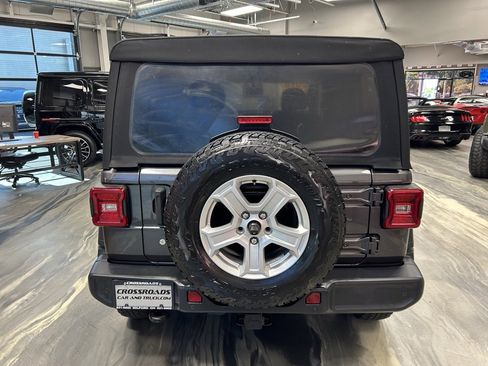 Used 2018 Jeep Wrangler Unlimited Sport S image 31