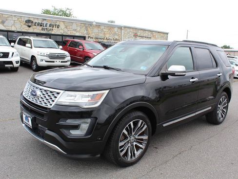 Used 2016 Ford Explorer Platinum AWD/4WD image 3