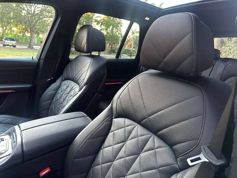 Used 2024 BMW X5 xDrive50e AWD/4WD image 11