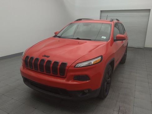 Used 2018 Jeep Cherokee Latitude w/ Altitude Package image 15