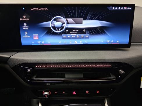 New 2026 BMW 330i Sedan w/ M Sport Package image 22