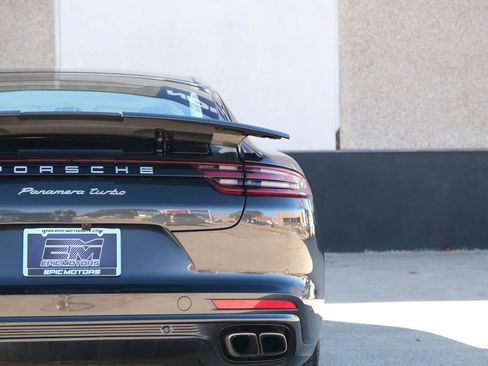 Used 2017 Porsche Panamera Turbo w/ Carbon Fiber Interior Package image 17