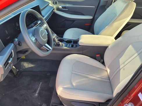 Certified 2025 Hyundai Sonata SE FWD image 13