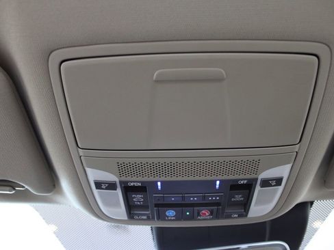 Used 2015 Acura TLX w/ Technology Package image 36