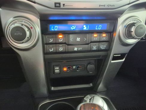 Used 2018 Toyota 4Runner Limited AWD/4WD image 20