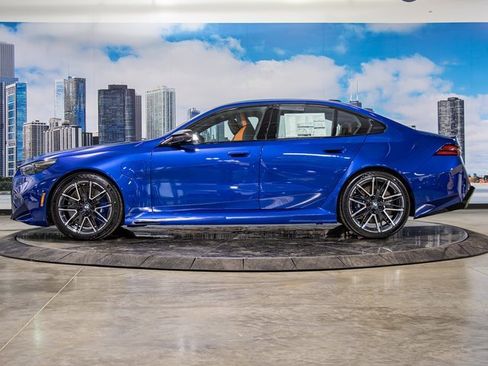 New 2026 BMW M5 w/ Carbon Package image 6