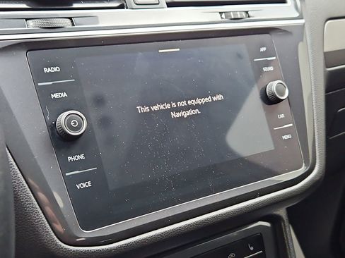 Used 2022 Volkswagen Tiguan SE image 19