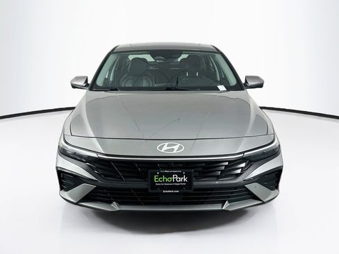 Used 2024 Hyundai Elantra Limited FWD image 2