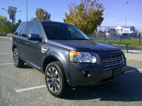 Used 2010 Land Rover LR2 HSE image 37