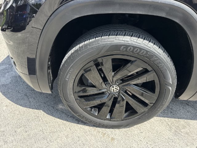 Used 2022 Volkswagen Atlas Cross Sport SE w/ Black Wheel Package FWD image 10