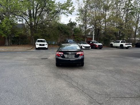 Used 2013 Toyota Camry SE image 6