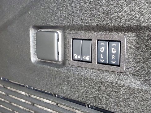 Certified 2024 Chevrolet Tahoe Premier image 30