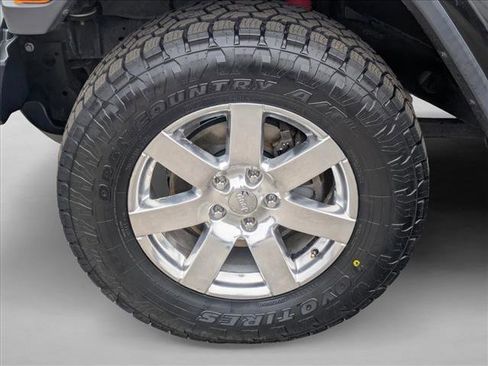 Used 2018 Jeep Wrangler Unlimited Sahara image 22