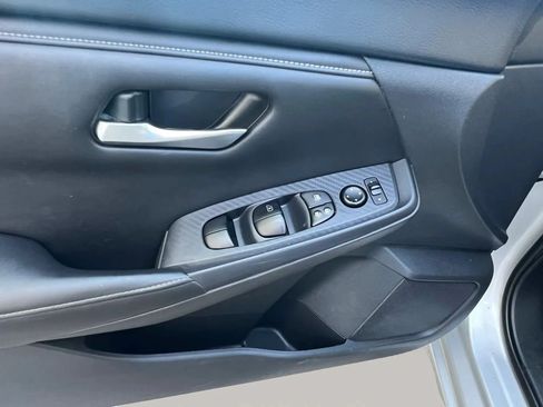 Used 2023 Nissan Sentra SV FWD image 12