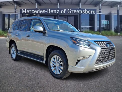 Used 2023 Lexus GX 460 Premium image 3