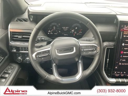 Used 2025 GMC Yukon Denali AWD/4WD image 12