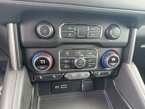 Used 2024 Chevrolet Tahoe LT image 11