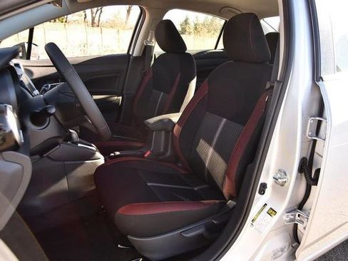 New 2025 Nissan Versa SR image 18