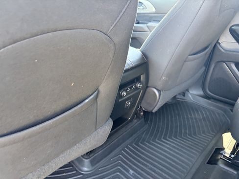 Used 2018 Chevrolet Traverse LT AWD/4WD image 18