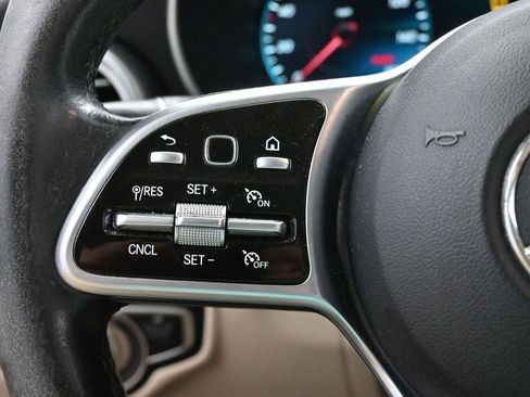 Used 2021 Mercedes-Benz GLC 300 4MATIC image 19