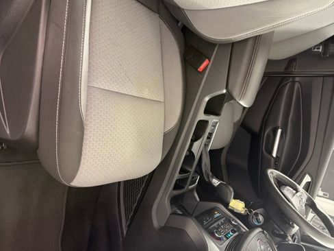 Used 2017 Ford Escape SE FWD image 24