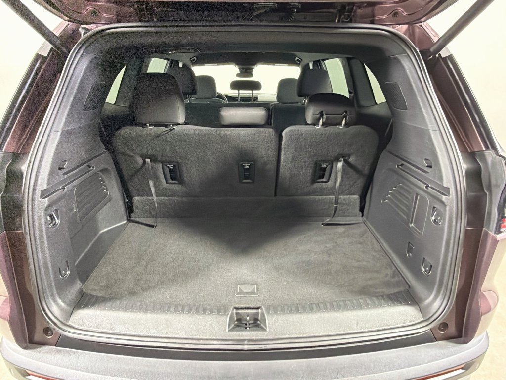 Used 2025 GMC Acadia Elevation AWD/4WD image 23