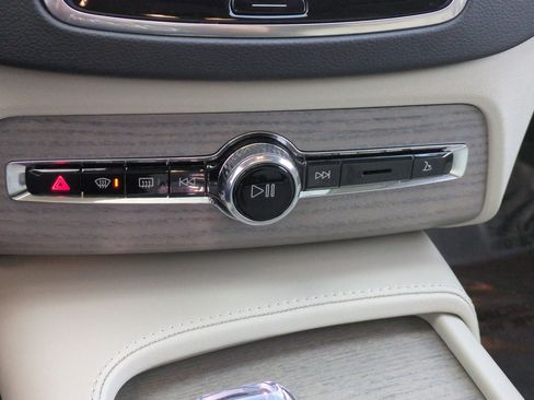 Used 2025 Volvo XC90 T8 Ultra w/ Protection Package Premier image 26