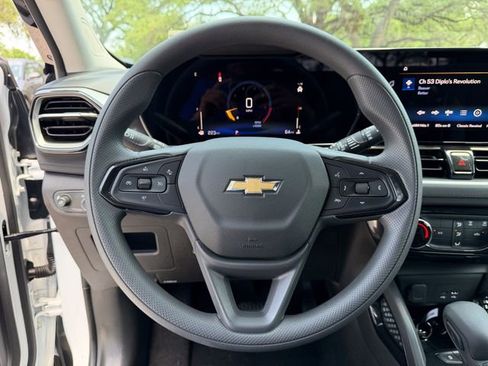 Used 2026 Chevrolet TrailBlazer LT w/ Driver Confidence Package FWD image 9