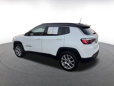 Used 2025 Jeep Compass Limited image 10