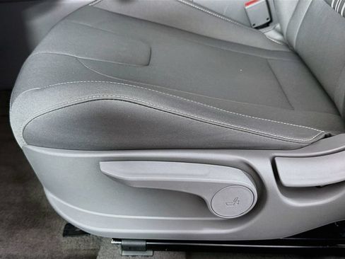Used 2024 Hyundai Elantra SEL FWD image 15