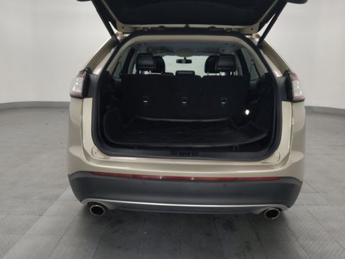 Used 2018 Ford Edge Titanium image 29