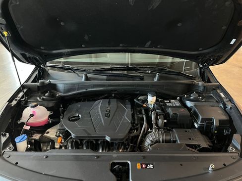 Used 2025 Kia Sportage LX image 32