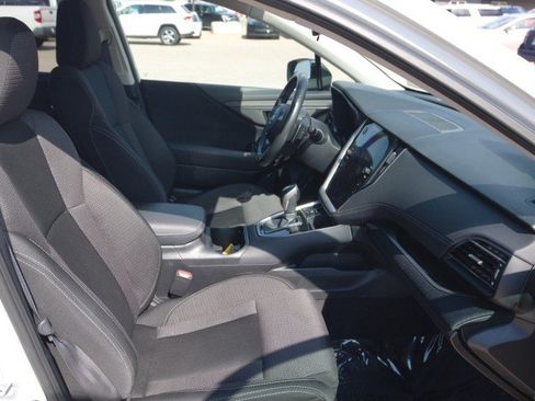 Used 2025 Subaru Outback Premium AWD/4WD image 31