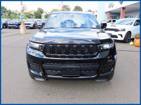 New 2025 Jeep Grand Cherokee L Altitude image 3