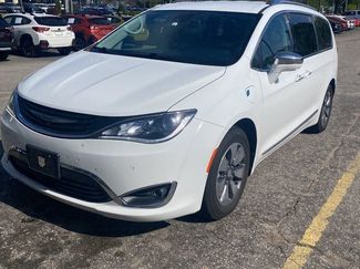 Used 2017 Chrysler Pacifica Platinum video 1