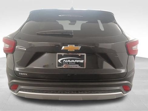 Used 2024 Chevrolet Trax LT FWD image 6