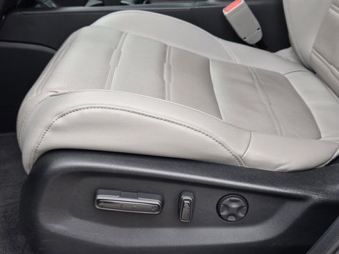 Used 2017 Honda CR-V Touring image 27