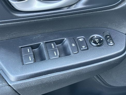 Used 2019 Honda CR-V LX image 14