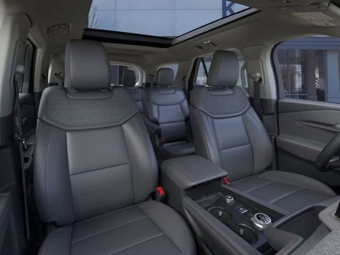 New 2026 Ford Explorer Active w/ Active Comfort Package image 10