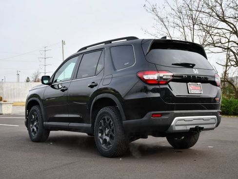 New 2025 Honda Pilot TrailSport image 5