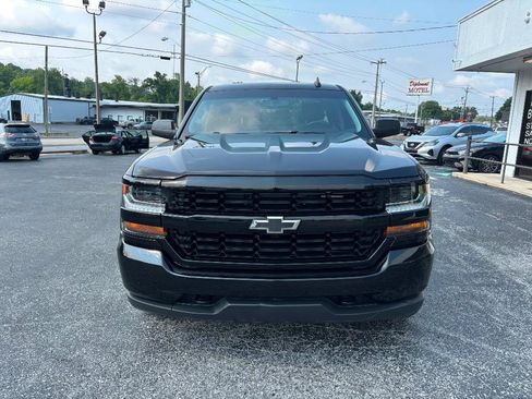 Used 2018 Chevrolet Silverado 1500 Custom w/ Custom Value Package AWD/4WD image 10