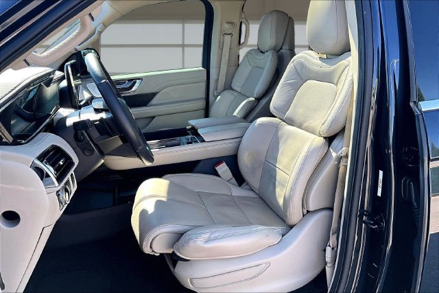 Used 2021 Lincoln Navigator L Reserve w/ Luxury Package AWD/4WD image 24