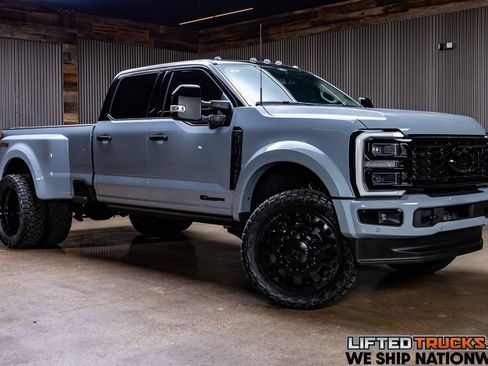 Used 2025 Ford F450 Platinum w/ Platinum Plus Package image 1