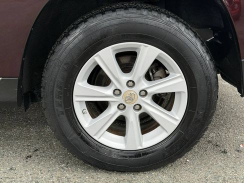 Used 2013 Toyota Highlander Plus AWD/4WD image 10