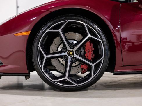 Used 2022 Lamborghini Huracan EVO image 21