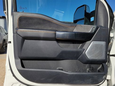 Used 2024 Ford F250 Platinum image 18