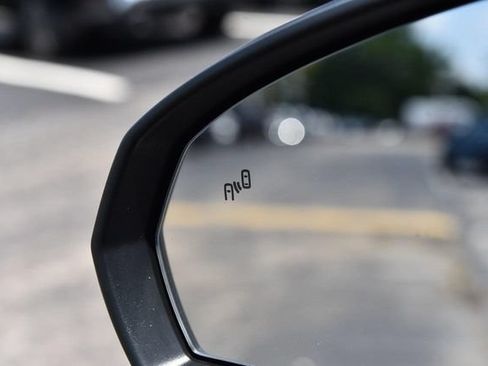 Certified 2025 Volkswagen Taos S FWD image 9